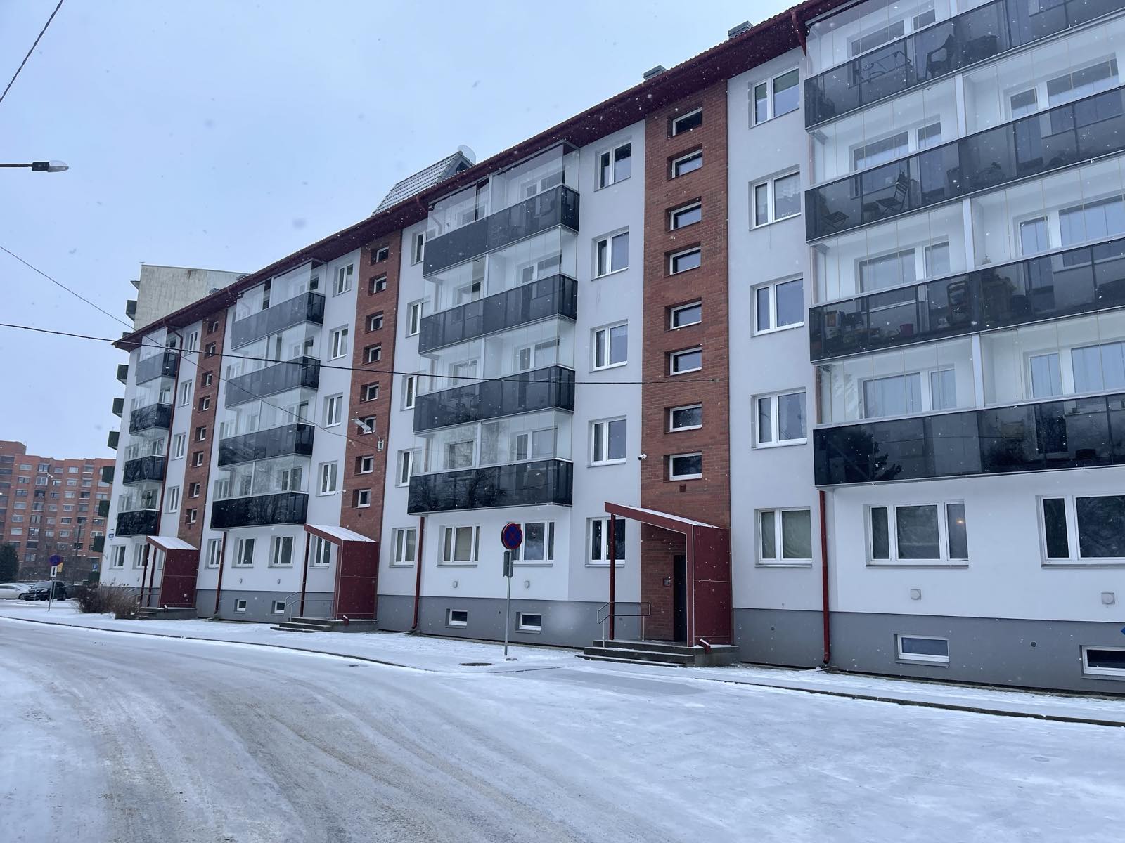 Korterelamu fassaad ja rõdud